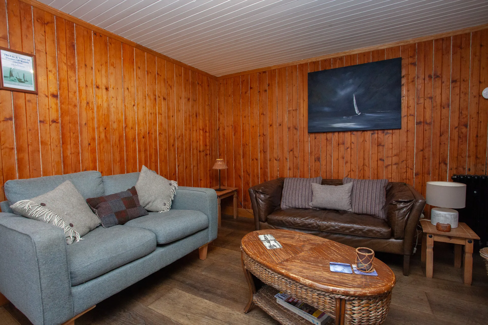 Glenview: Living room