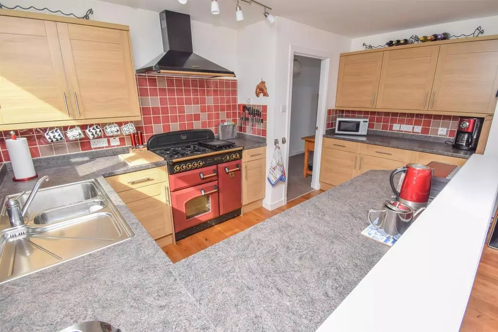 Quinaig: Kitchen range
