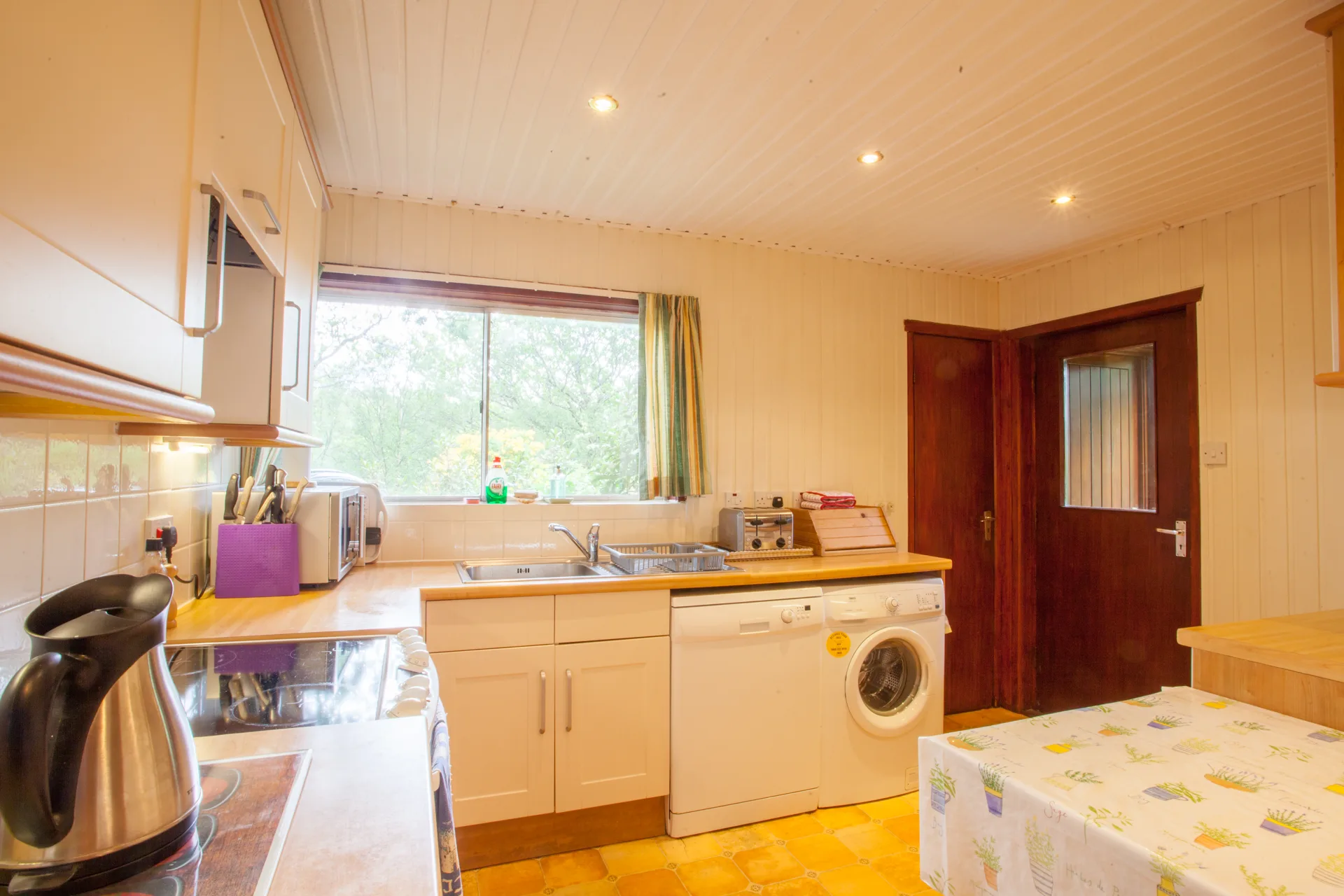 Sealladh na Mara: Kitchen