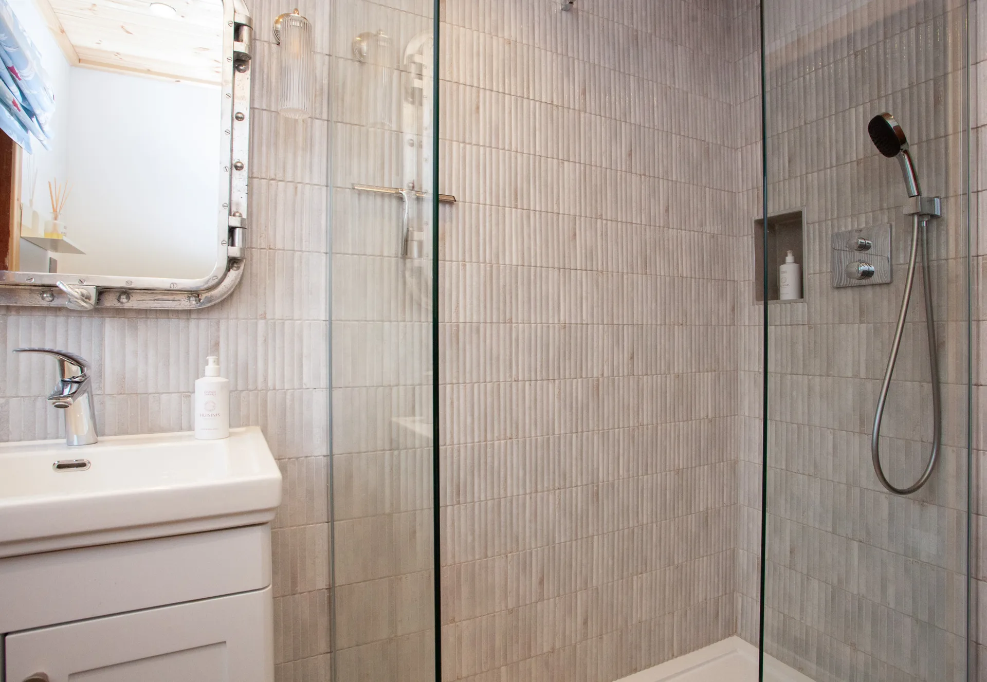 Sealladh na Mara: Walk in shower